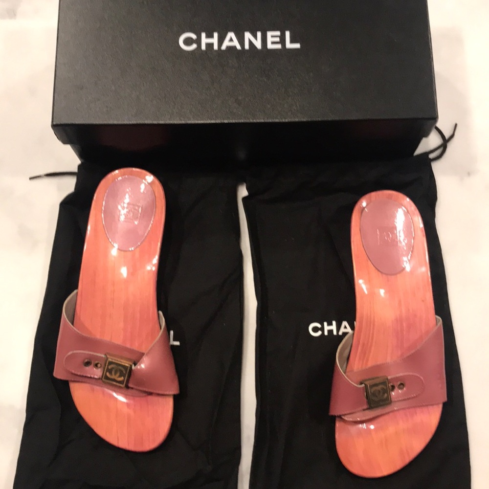 CHANEL CC pink slip-on wooden sandals